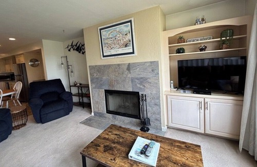 Pajaro Dunes Condo | Modern Beach Front Pajaro Dunes 1st Floor Condo - Yards From Beach/Gated Entry