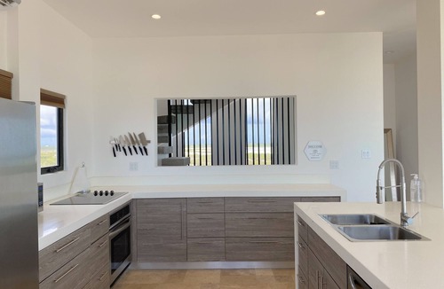 Juba Sound House | Modern Beachfront 2bd-2.5th with rooftop terrace and private pool!