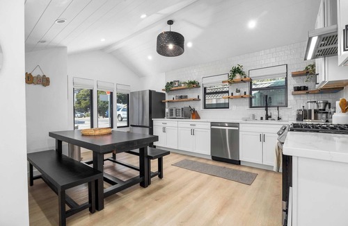 Eastside Santa Cruz House | Modern Coastal Escape - walking distance to beach!