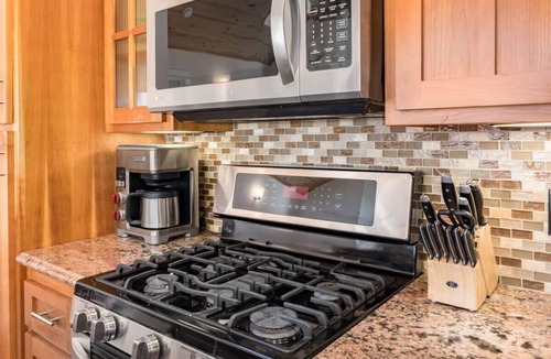 Eastside Santa Cruz House | Modern Harbor Home - walking distance to beach!