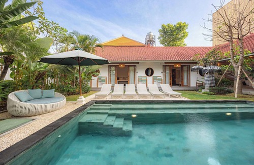 Central Seminyak Villa | Modern & Luxury 4BR Villa in Seminyak w/Fast Wifi