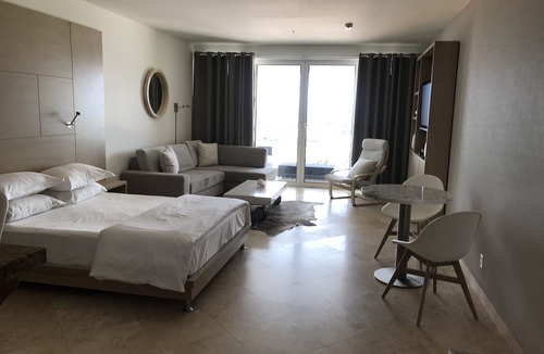 The Bight Apartment | ☀️ 🏖 Modern Ocean View Studio at La Vista Azul 🏝☀️