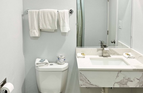 Westside Santa Cruz Hotel | Motel 6 Santa Cruz, CA