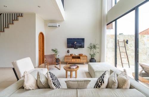 Denpasar Villa | NEW 2BR Pool Villa, BBQ Grill, Sunbed, 8min Beach