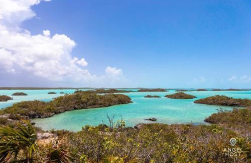 Ocean Point House | NEW Villa Turquoise Water with WiFi BBQ and Netflix