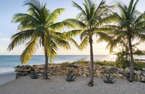 Venetian Road Settlement Villa | NEWLY RENOVATED Ocean Front 4-BR/2Bath luxury villa.