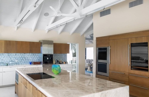 Leeward Settlement Villa | Nine bedroom Villa - Upper Grace Bay
