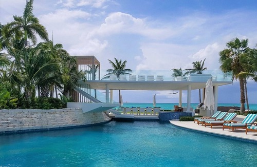 Leeward Settlement Villa | Nine bedroom Villa - Upper Grace Bay
