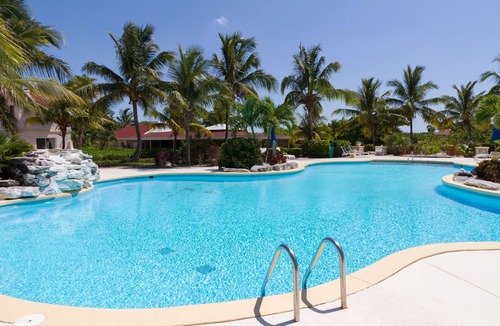 Wheeland Settlement Condo | Northwest Point Resort 2 bdrm queen beds pool hot tub private beach very clean