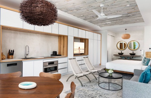 Leeward Settlement Villa | Ocean Dream 5 BR Villa Azur - Oceanfront