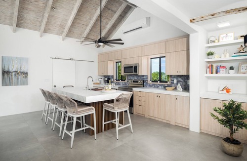 Venetian Road Settlement Villa | Oceanfront Bliss-3BR Escape