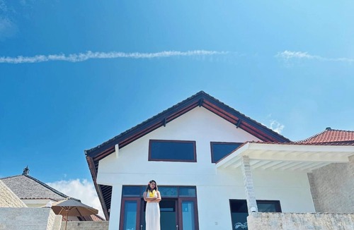 Candi Dasa Villa | Oceanfront | Infinity Pool | Luxury 3 BDRM