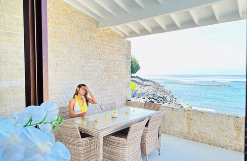 Candi Dasa Villa | Oceanfront | Infinity Pool | Luxury 3 BDRM