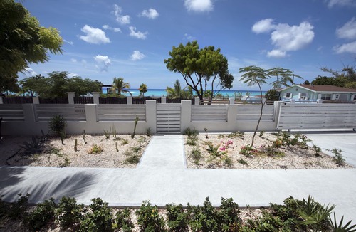 Cockburn Town Villa | OCEANFRONT - PALM SUITE AT DRIFT VILLA