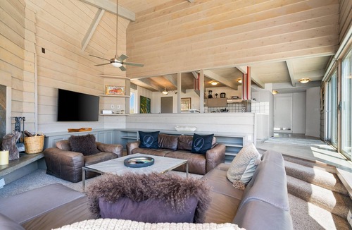 Watsonville House | Oceanfront Retreat Pajaro Dunes Beach, crashing wave views, private beach