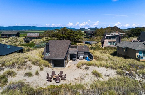 Watsonville House | Oceanfront Retreat Pajaro Dunes Beach, crashing wave views, private beach