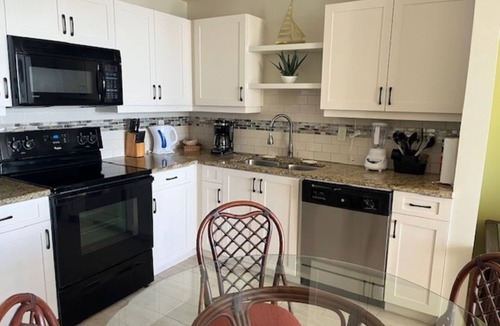 The Bight Condo | Oceanfront second floor directly on Grace Bay Beach