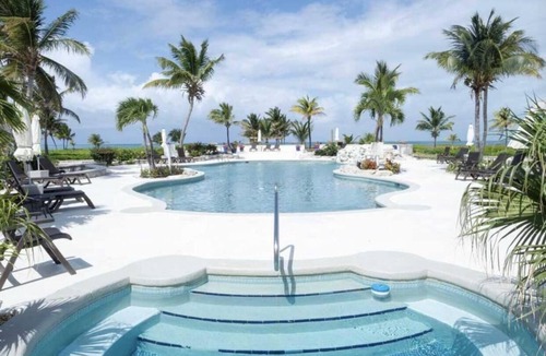 Wheeland Settlement Condo | Oceanfront 2Bed Condo