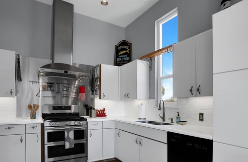 Eastside Santa Cruz House | Oceanview 3BR Beach House | Steps to Corcoran Beach + Local Support