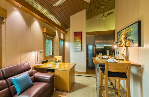 Venetian Road Settlement Hotel | One On Marlin – Adults Only
