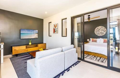 Long Bay Apartment | Onyx I Long Bay Retreat I Luxury Stay Near Grace Bay & Long Bay Beach