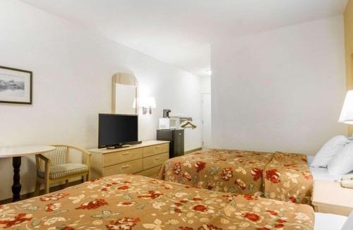 Watsonville Hotel | Pacific Coast Inn