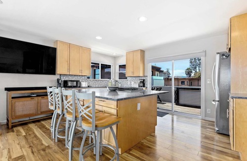 Eastside Santa Cruz House | Pacific Paradise steps from the Beach!