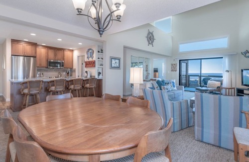 Pajaro Dunes Condo | Pajaro Dunes Resort Gorgeously Decorated Beach Condo, End Unit Private Location