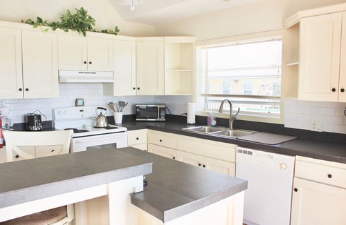 Discovery Bay Apartment | Palm Point Loft - Private two bed+ two bath on the canal IG@PalmPointTCI