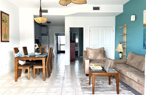 Providenciales House | Paradise Breeze Penthouse- Majestic Ocean Views -Central Location