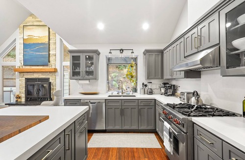 Felton House | Peaceful Modern Retreat at East Creek