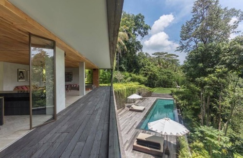 Buwit Villa | Peaceful river and jungle views, 6 bedrooms, close to beaches.