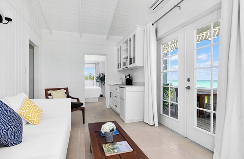 Whitby Hotel | Pelican Beach Hotel
