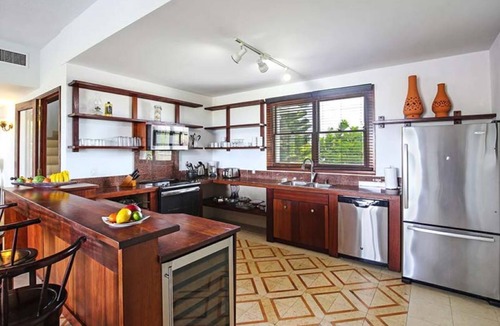 The Bight House | Pelican Paradise