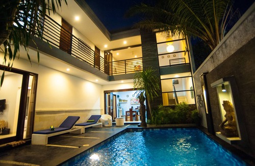Laksmana Villa | PENELOPY VILLA 1 NEAR EAT STREET OBEROI.