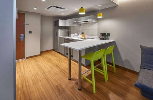 Benito Juarez Apartment | Perfect for Groups: 2-Room Stay Near Airport + Pool, Free Shuttle & Breakfast