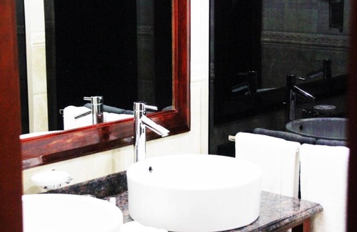 Praslin Island House | Pirogue Lodge