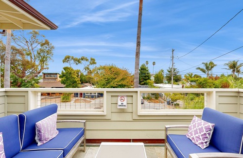 Opal Cliffs House | Pleasure Point Retreat | Hot Tub, Balcony Views & Game Room | Walk to Beach