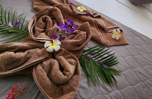 Beau Vallon Villa | Pool villa in Beau Vallon with bamboo dining shelter