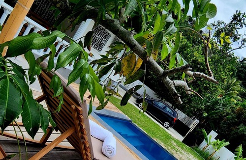 Beau Vallon Villa | Pool villa in Beau Vallon with bamboo dining shelter