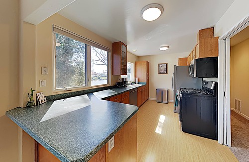 Eastside Santa Cruz House | Private Beach House with amazing views of Shwan Lake and Twin Lakes Beach