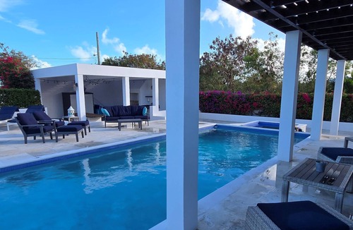 Leeward Settlement Villa | Private Resort Style Villa and Pool close to beaches