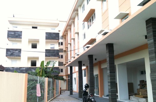 Gatot Subroto Resort | Private room ∙ 3 guests
