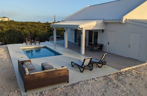 Middle Caicos Villa | Private Villa in Long Bay Hills with shared Pool and Deck - peaceful and quiet