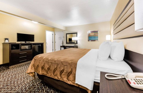 Capitola Hotel | Quality Inn & Suites Capitola By the Sea