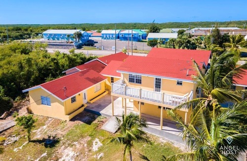 Bottle Creek Apartment | Quiet Lagoon Retreat, WiFi, Kitchen, Near Beaches