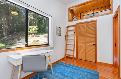 Ben Lomond Cabin | Redwood Oasis - Eco-luxury cabin with hot tub in the Santa Cruz Mountains