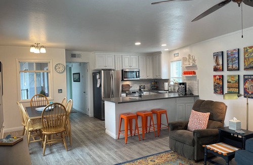 Seabright Apartment | Relaxing 3BR Family Get Away Walk to Santa Cruz Beach Boardwalk