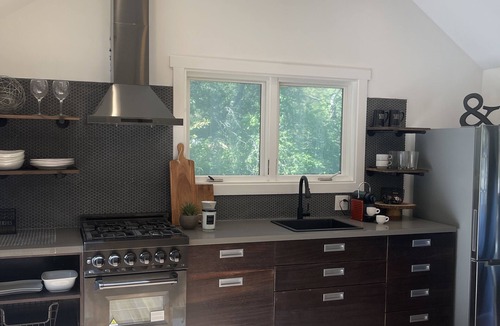 Felton House | 🌲 Remodeled romantic 1 bedroomCottage with Large Deck & Soaking Tub – Peaceful 💖
