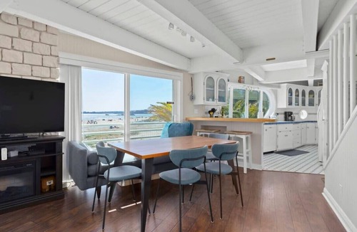 Rio del Mar House | Rio Del Mar Boathouse - steps from the beach